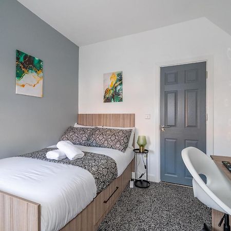 *Rb12S* For Your Most Relaxed & Cosy Stay + Free Parking + Free Fast Wifi * Leeds  Exterior photo